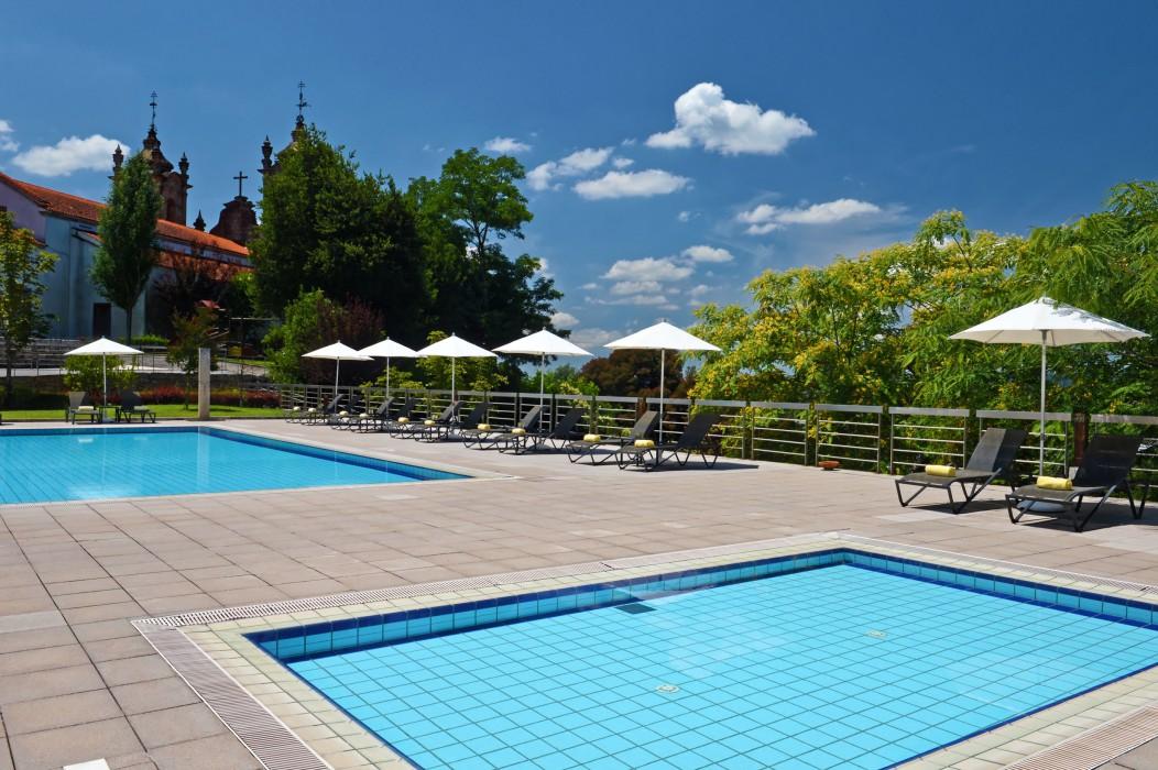 Pousada Mosteiro De Guimaraes Exterior photo Swimming pool