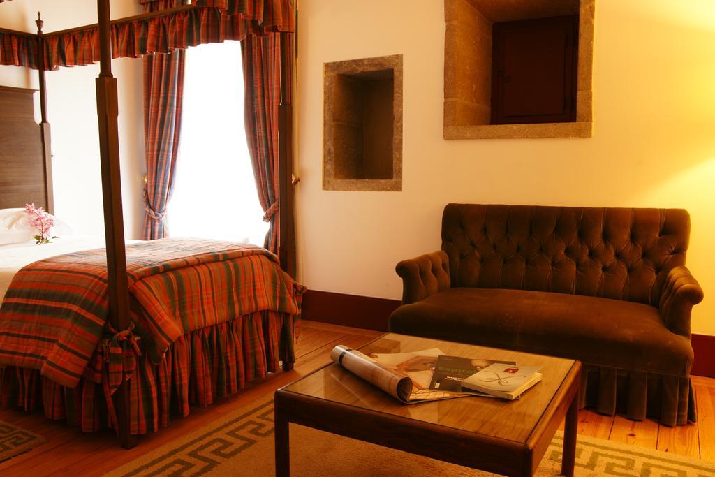 Pousada Mosteiro De Guimaraes Room photo A room at the hotel