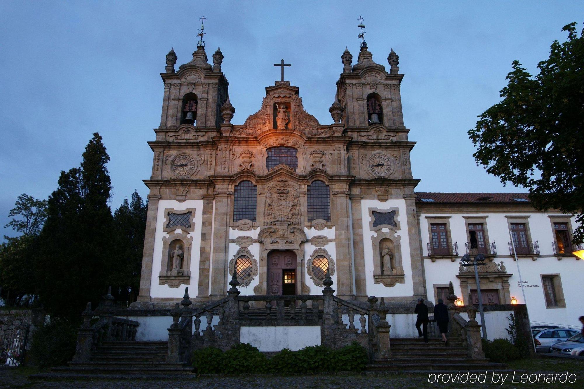 Pousada Mosteiro De Guimaraes Exterior photo The front facade of the church of the Pousada de Lindoso